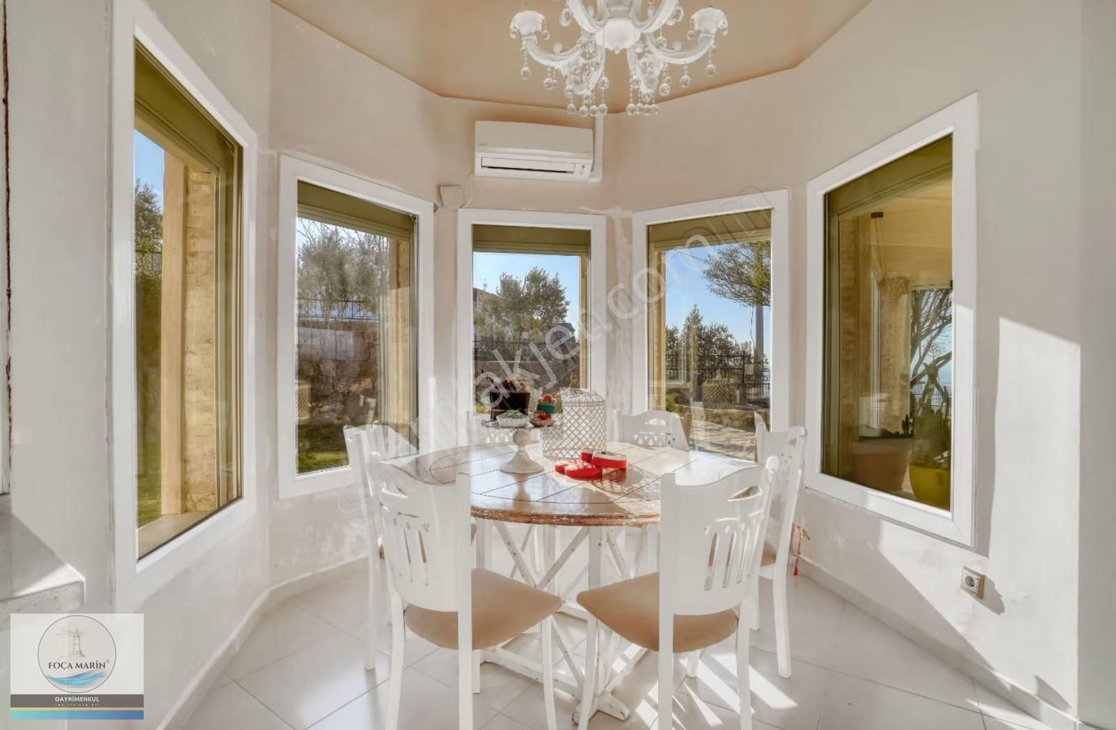 Foçaköy'de Geniş Bahçeli- Tam Müstakil Deniz Manzaralı Villa - Görsel 23