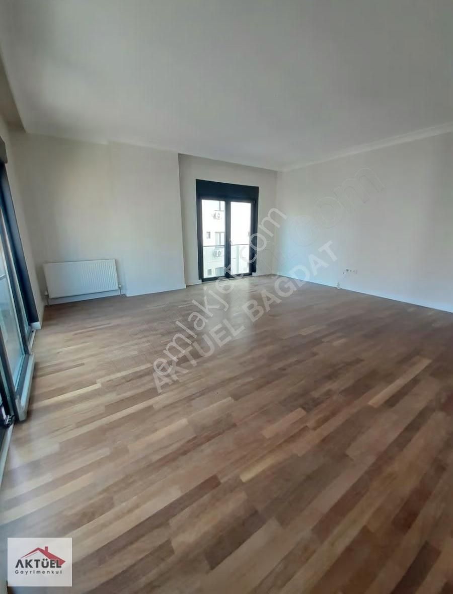 Aktüel'den Suadiye Bağdat Caddesine 1.paralel'de Balkonlu Lüks