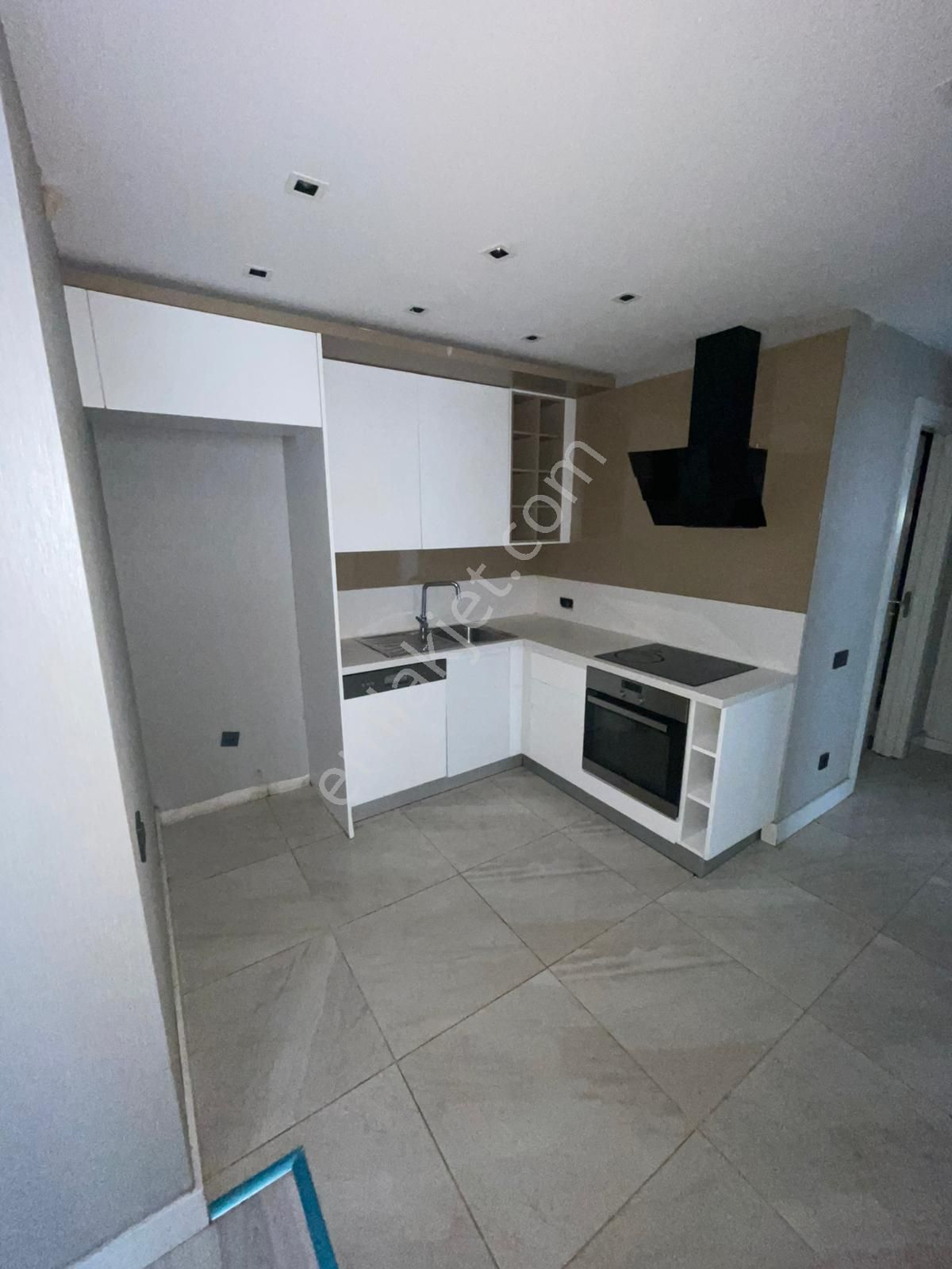 Beylikdüzü Kalekent Sitesi 2+1 93 M2 Yarı Peyzaj Cepheli Gizli Mutfak Harika Bir Daire Satılıktır - Görsel 19