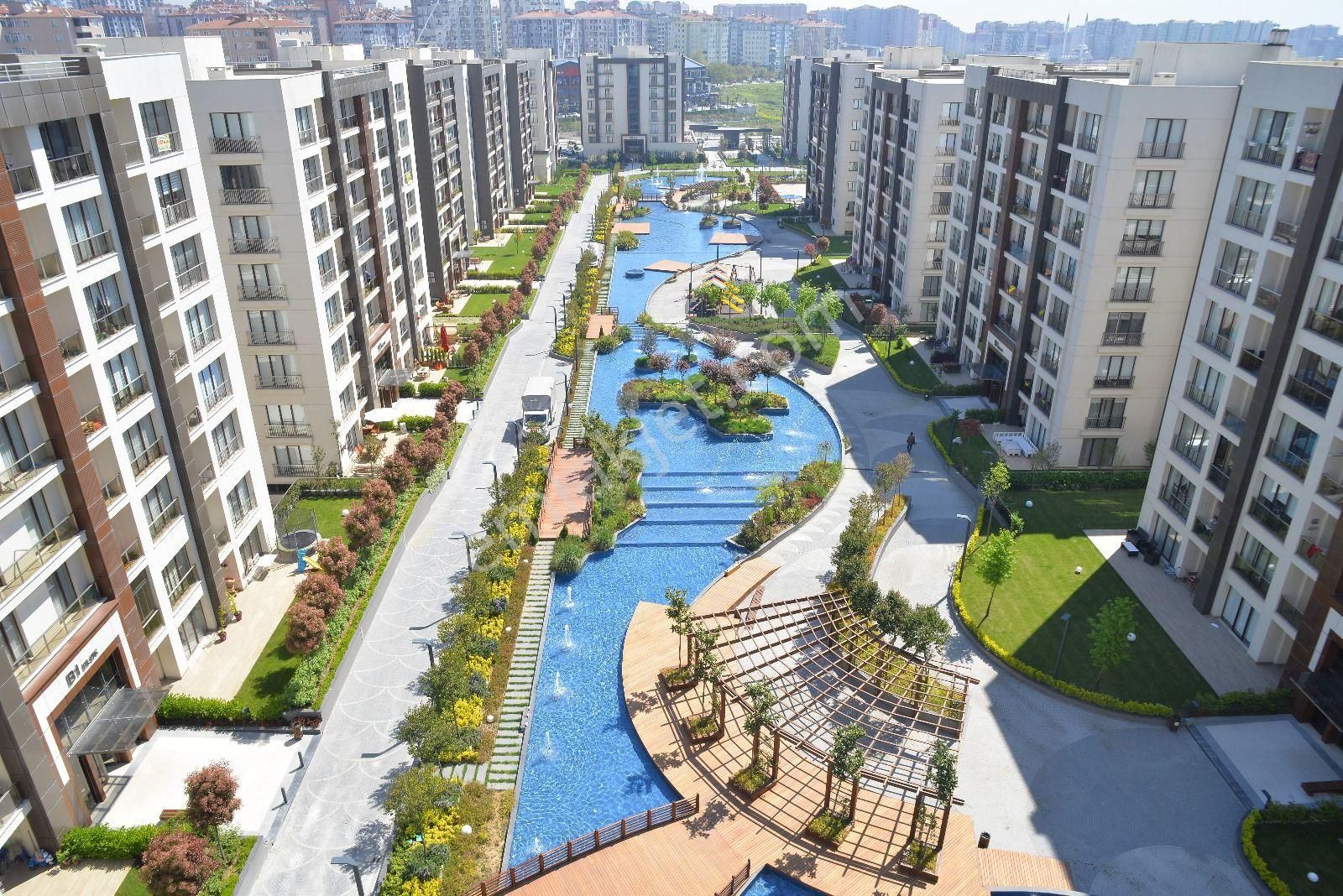 Beylikdüzü Kalekent Sitesi 2+1 93 M2 Yarı Peyzaj Cepheli Gizli Mutfak Harika Bir Daire Satılıktır - Görsel 4