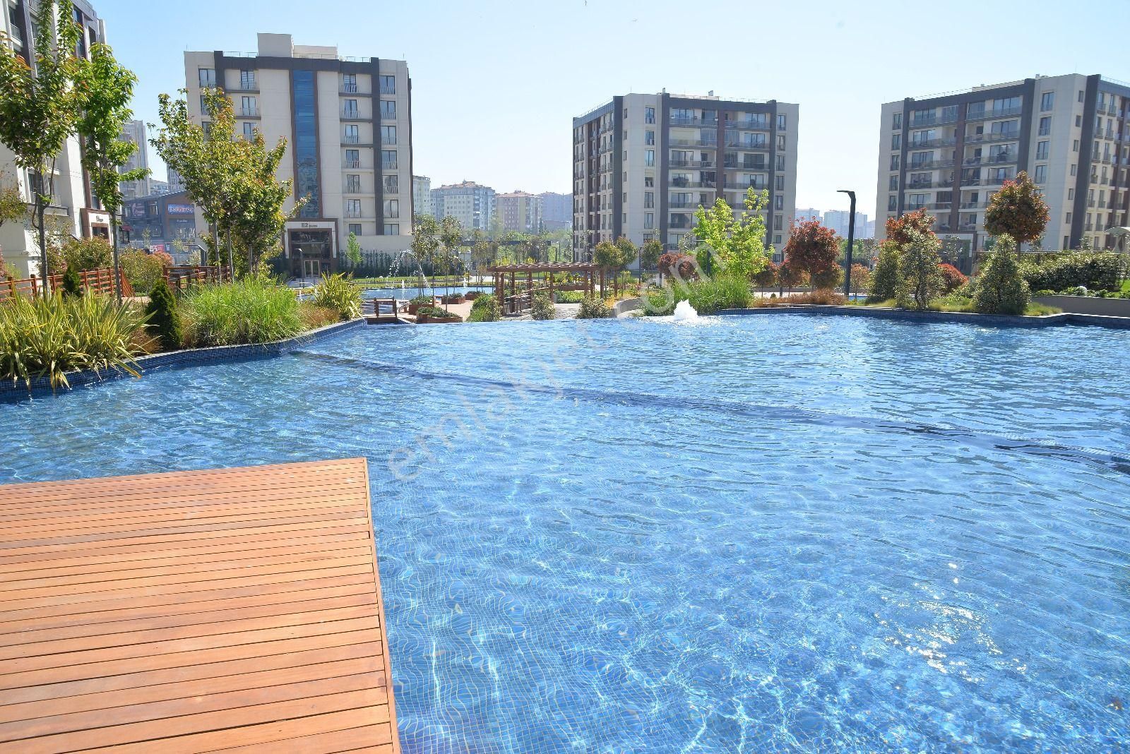 Beylikdüzü Kalekent Sitesi 2+1 93 M2 Yarı Peyzaj Cepheli Gizli Mutfak Harika Bir Daire Satılıktır - Görsel 5