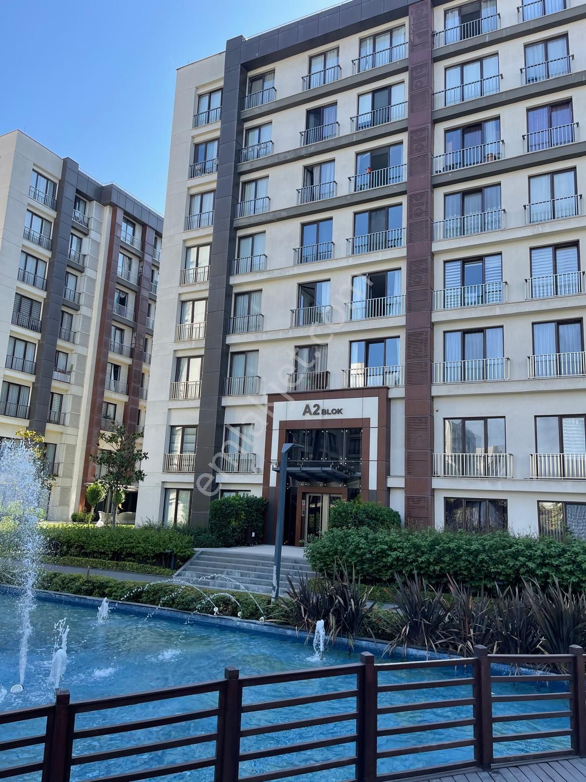 Beylikdüzü Kalekent Sitesi 2+1 93 M2 Yarı Peyzaj Cepheli Gizli Mutfak Harika Bir Daire Satılıktır