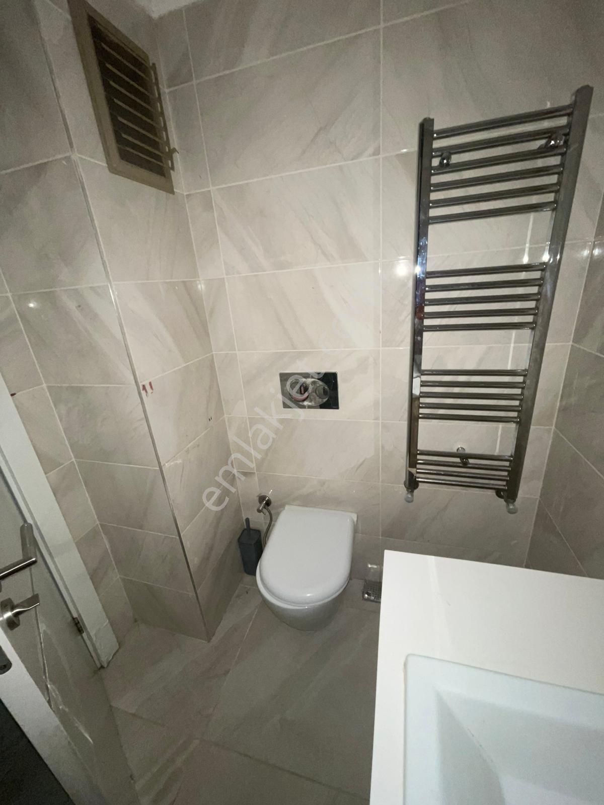 Beylikdüzü Kalekent Sitesi 2+1 93 M2 Yarı Peyzaj Cepheli Gizli Mutfak Harika Bir Daire Satılıktır - Görsel 13