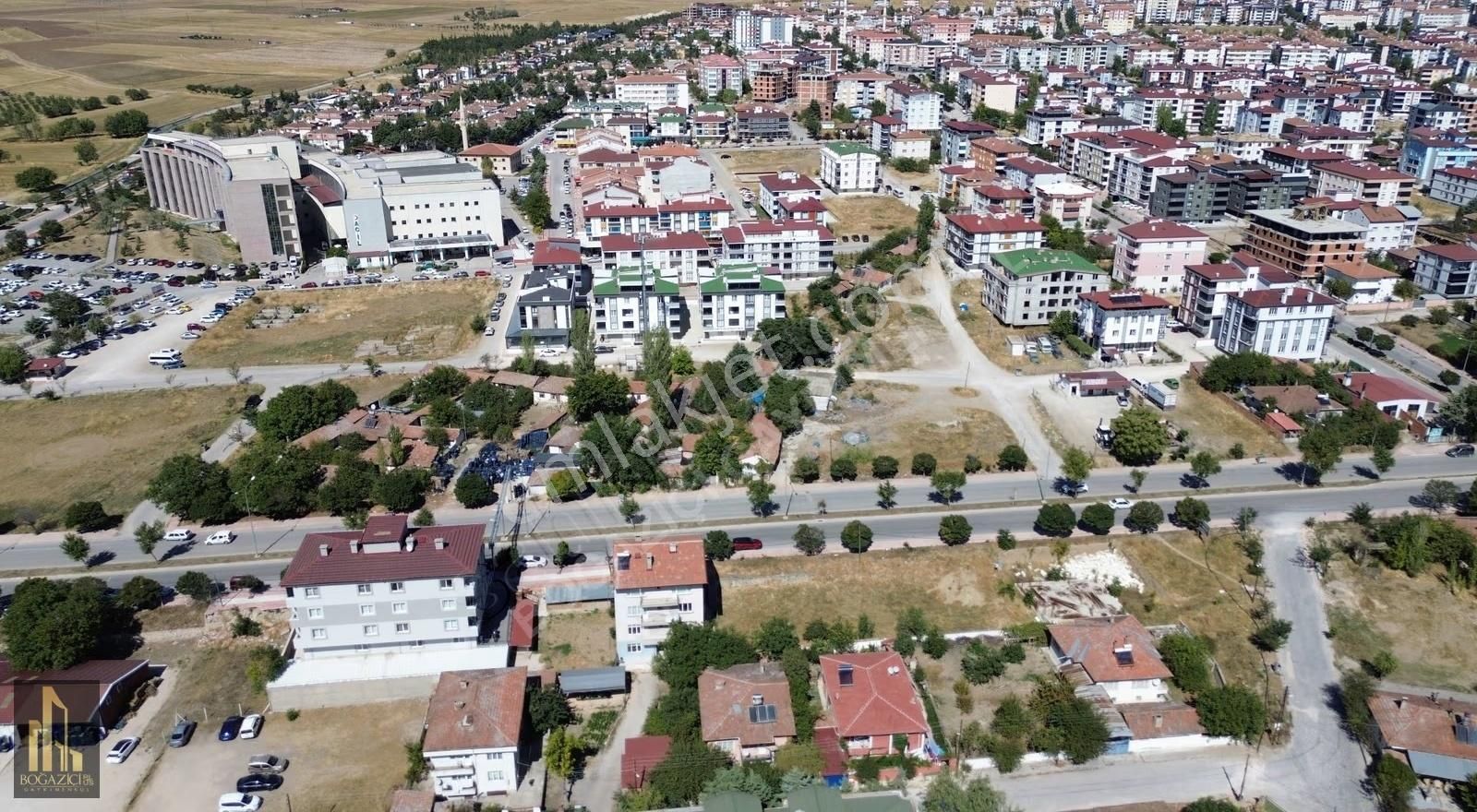 Boğaziçi Emlak/zübeyde Hanım Caddesi Üzeri 4 Kata İmarlı Arsa