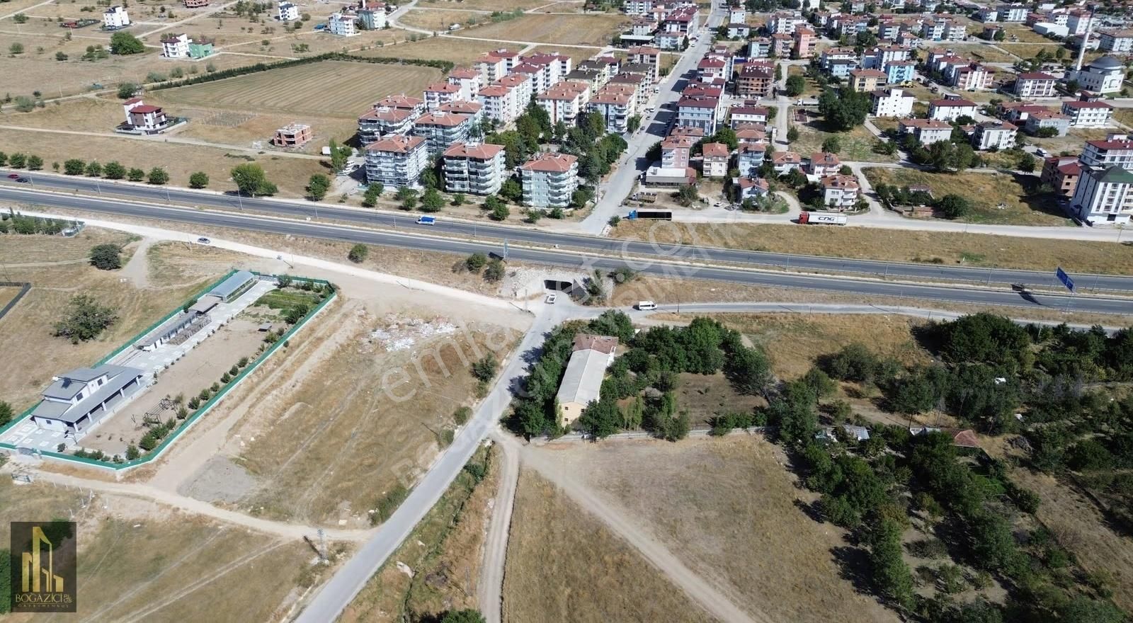 /boğaziçi Emlak/2.039 M2 Konut+ticari Arsa İçerisinde Evi Mevcut - Görsel 8