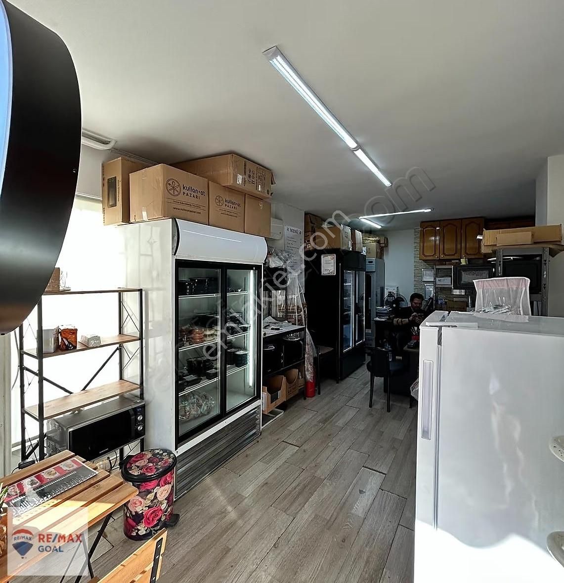 Merdivenköy, Halis Kurtça Kült.merk. Yatırımlık, Satılık Dükkan - Görsel 3