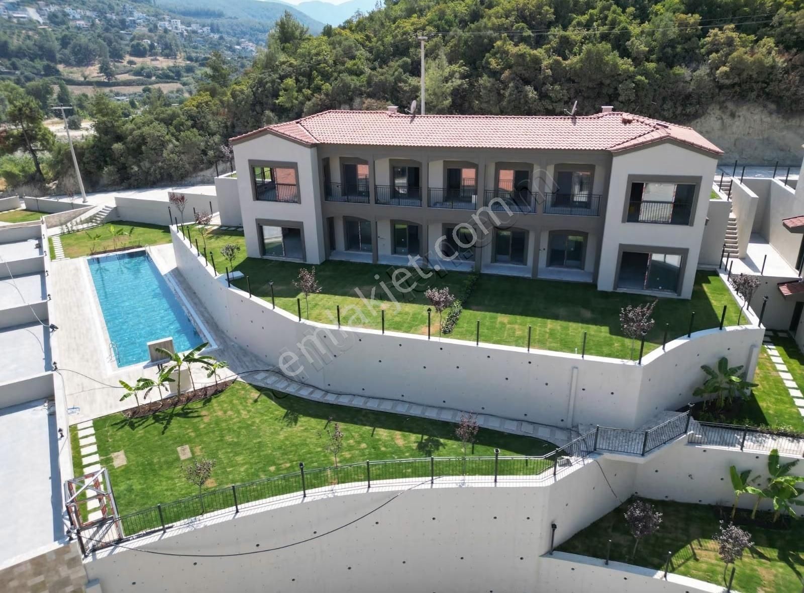 Kuşadası Davutlar Ağaçlıda Havuzlu Sitede 2+1 Sıfır Tek Katlı Ev - Görsel 8