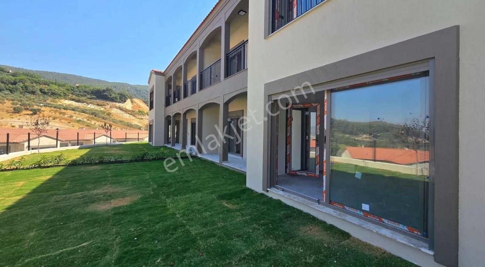 Kuşadası Davutlara Yakın Söke Ağaçlıda Satılık 3+1 Tek Katlı Ev - Görsel 15