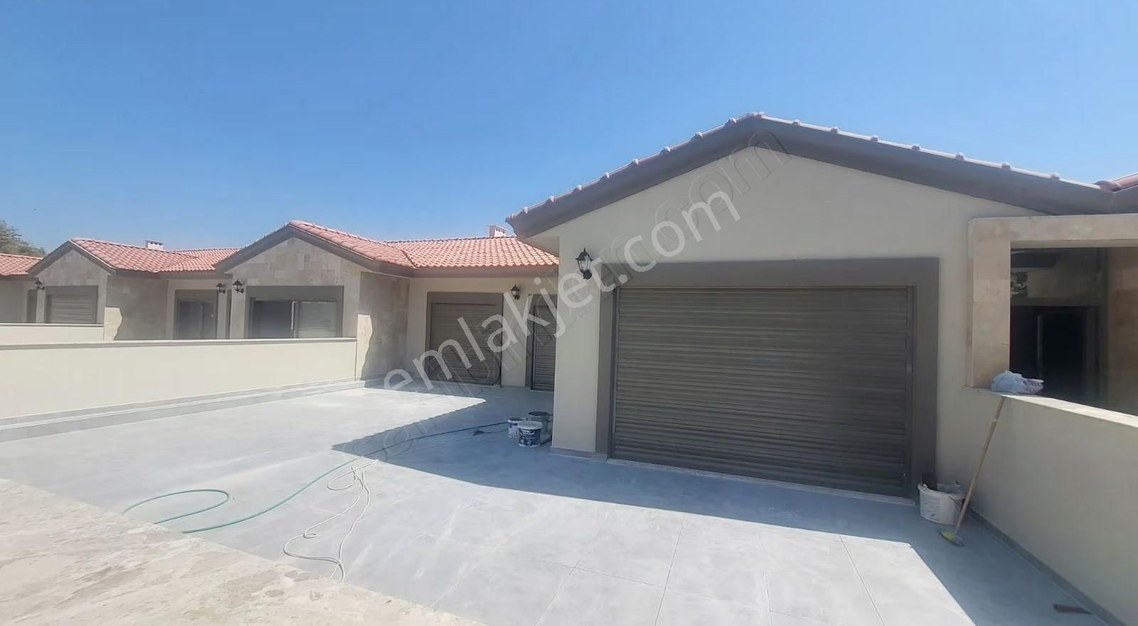 Kuşadası Davutlara Yakın Söke Ağaçlıda Satılık 3+1 Tek Katlı Ev - Görsel 19