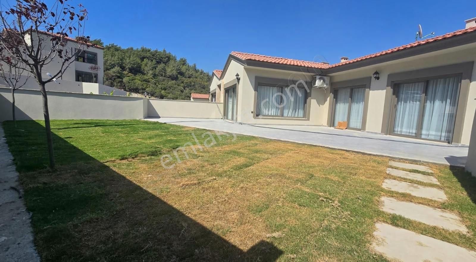 Kuşadası Davutlara Yakın Söke Ağaçlıda Satılık 3+1 Tek Katlı Ev - Görsel 33