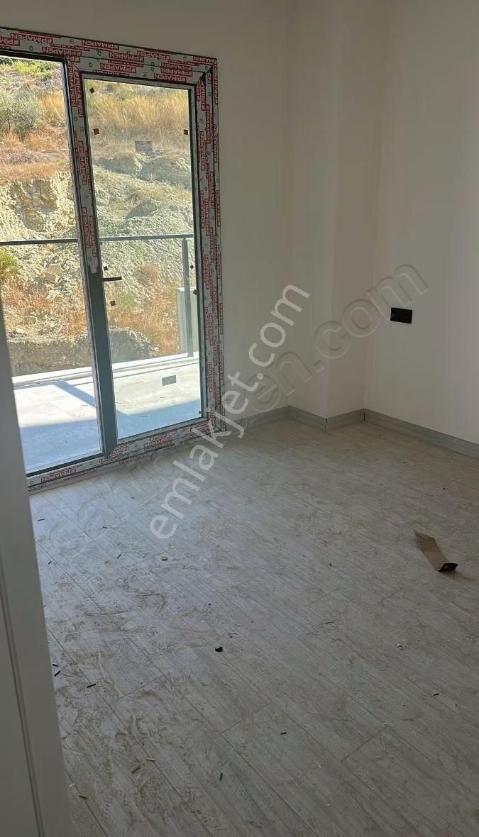 Kuşadası İkiçeşmelik Te Havuzlu Garajlı Sitede 1+1 50 M2 Daire - Görsel 6