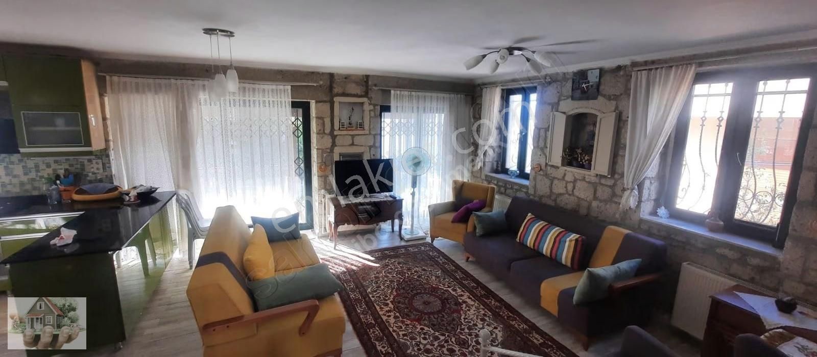 Denize Bır Adım Tek Müstakil Taş Ev - Görsel 27