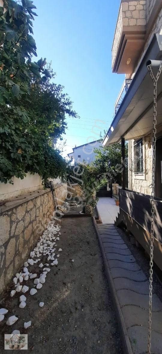 Denize Bır Adım Tek Müstakil Taş Ev - Görsel 20