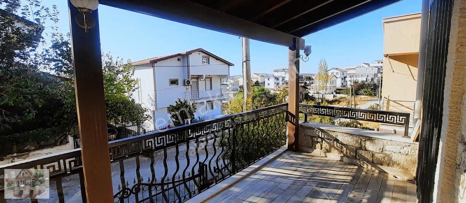 Denize Bır Adım Tek Müstakil Taş Ev