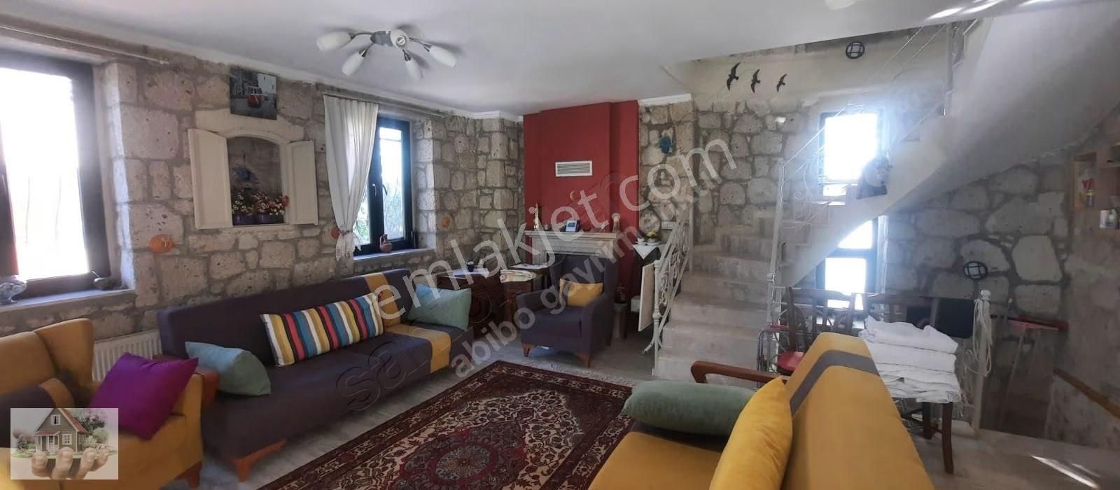 Denize Bır Adım Tek Müstakil Taş Ev - Görsel 5