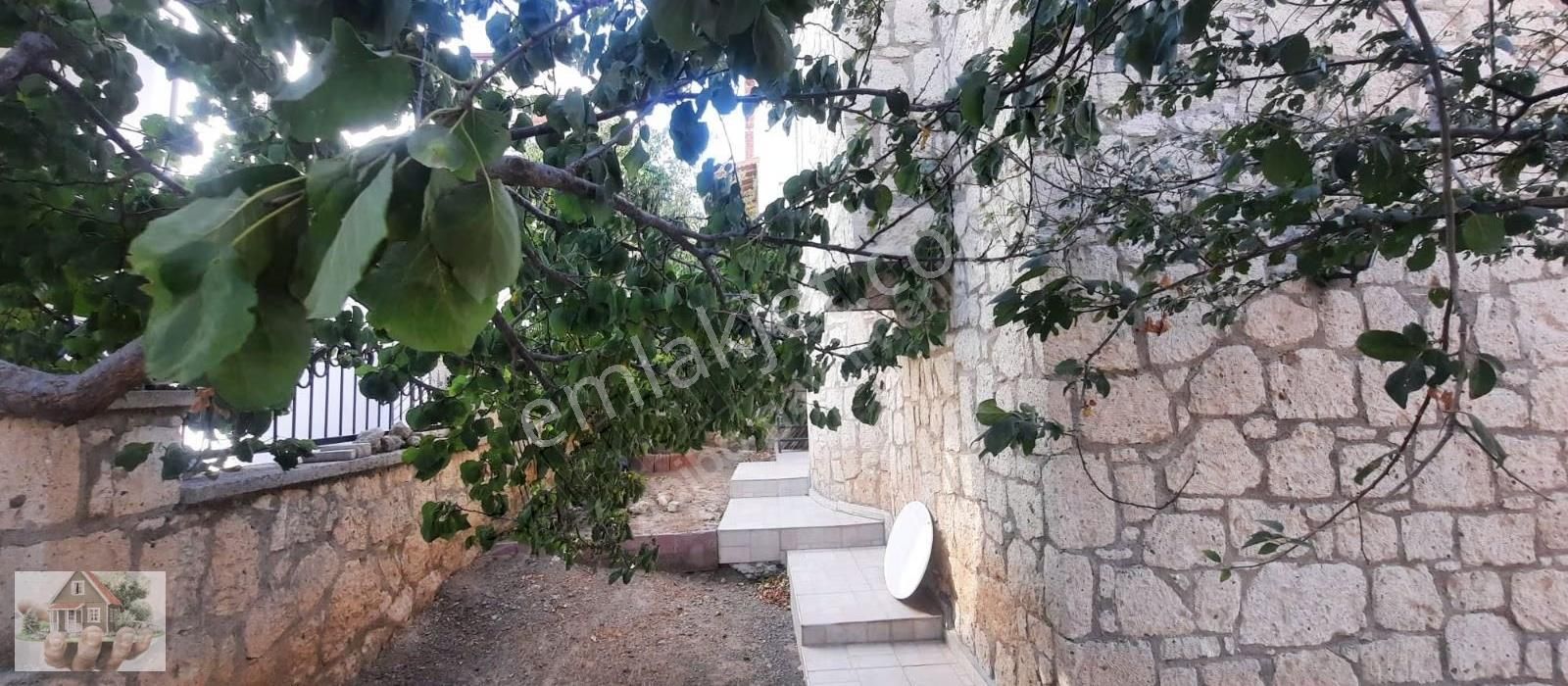 Denize Bır Adım Tek Müstakil Taş Ev - Görsel 23