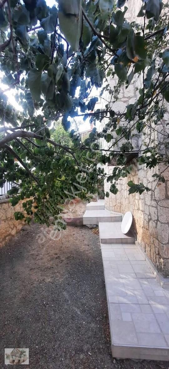 Denize Bır Adım Tek Müstakil Taş Ev - Görsel 15