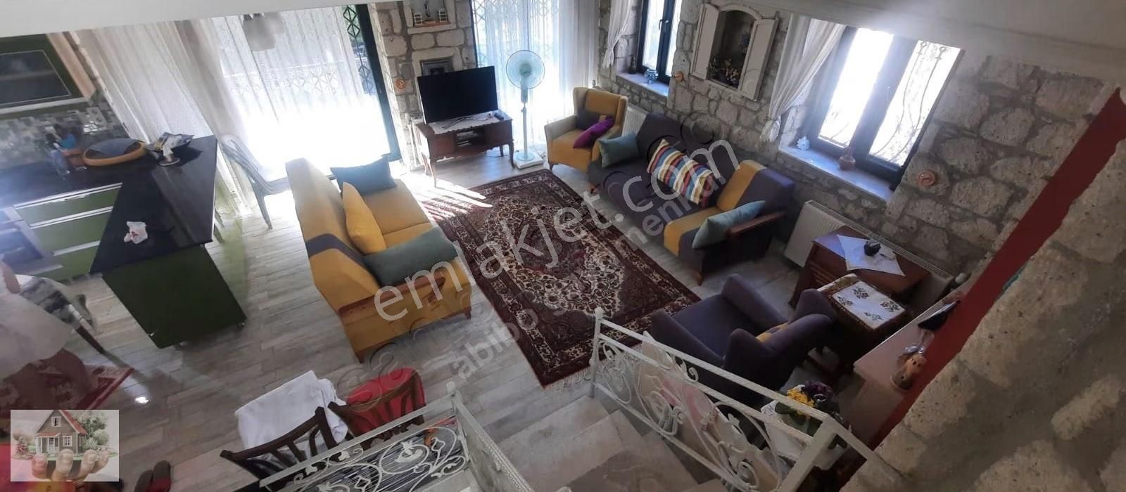 Denize Bır Adım Tek Müstakil Taş Ev - Görsel 11