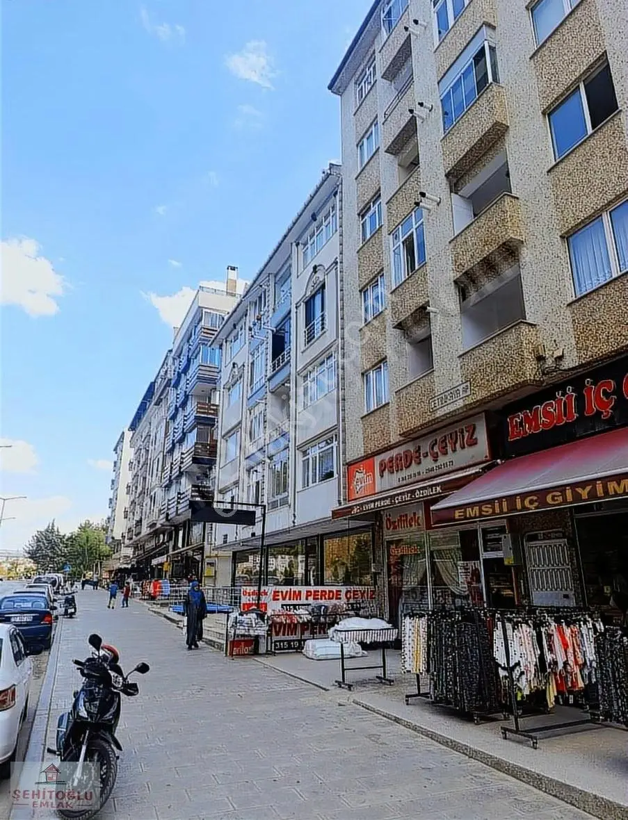 Konumu İle Kazandıran Satılık 2+1 Bakımlı Daire - Görsel 2