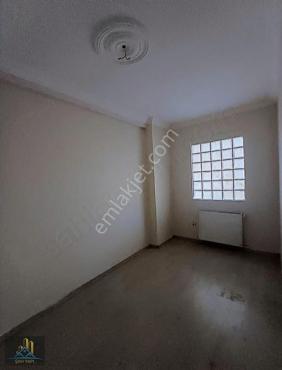 Yşilkent Mahallesinde Kullanışlı Park Manzaralı Daire - Görsel 13