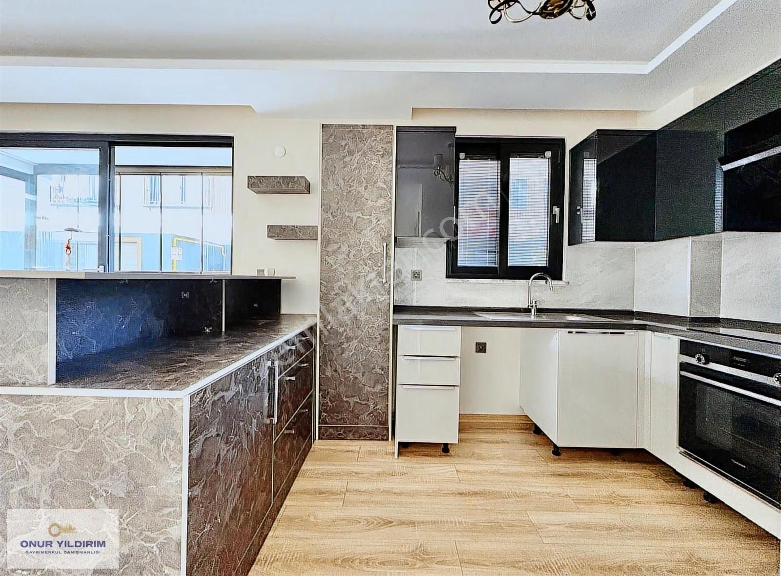 Sadece Onur Yıldırımdan İkizçayda K. Otoparklı Geniş M2 1+1 - Görsel 15