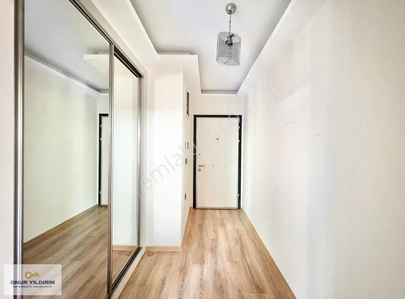 Sadece Onur Yıldırımdan İkizçayda K. Otoparklı Geniş M2 1+1 - Görsel 8