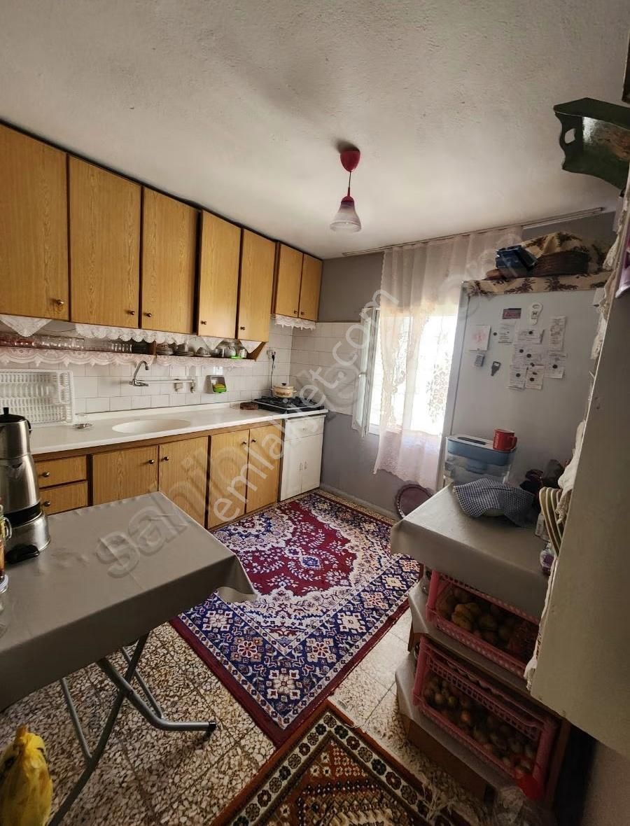 3 Kat + 1 Çatı Katı Komple Satılık Ev - Görsel 25