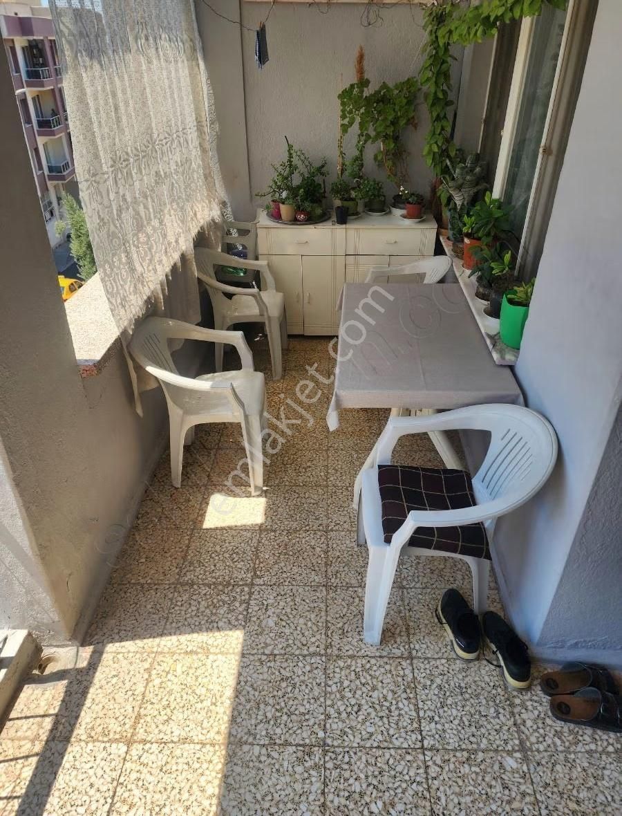 3 Kat + 1 Çatı Katı Komple Satılık Ev - Görsel 16