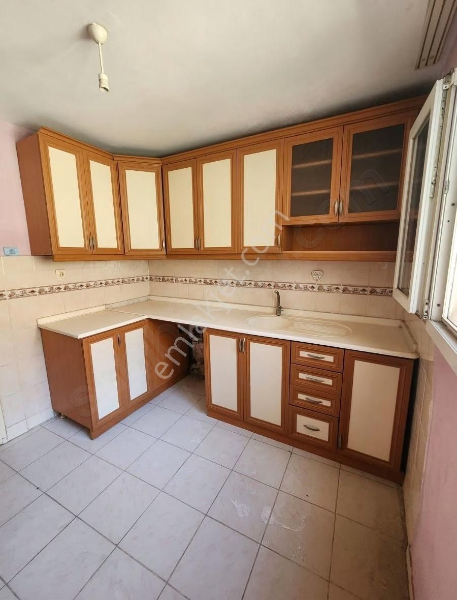 3 Kat + 1 Çatı Katı Komple Satılık Ev - Görsel 24