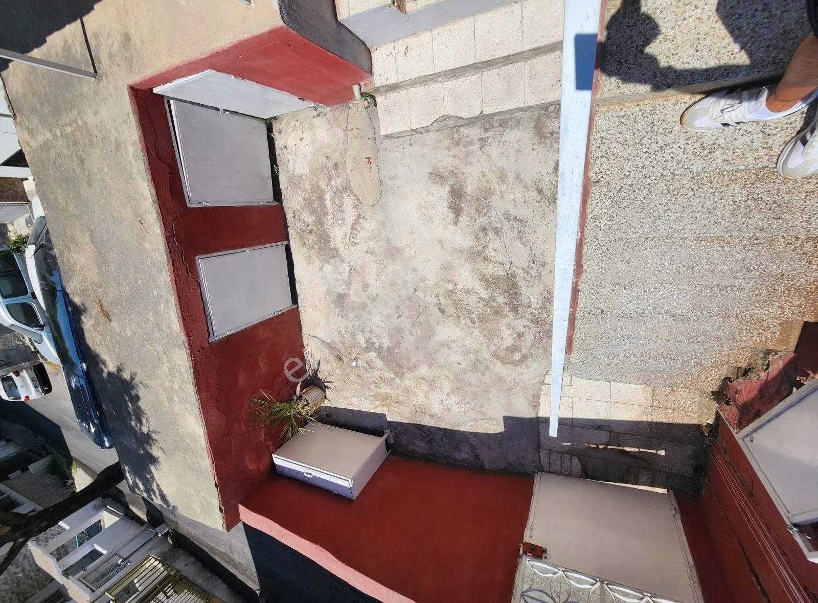 3 Kat + 1 Çatı Katı Komple Satılık Ev - Görsel 5