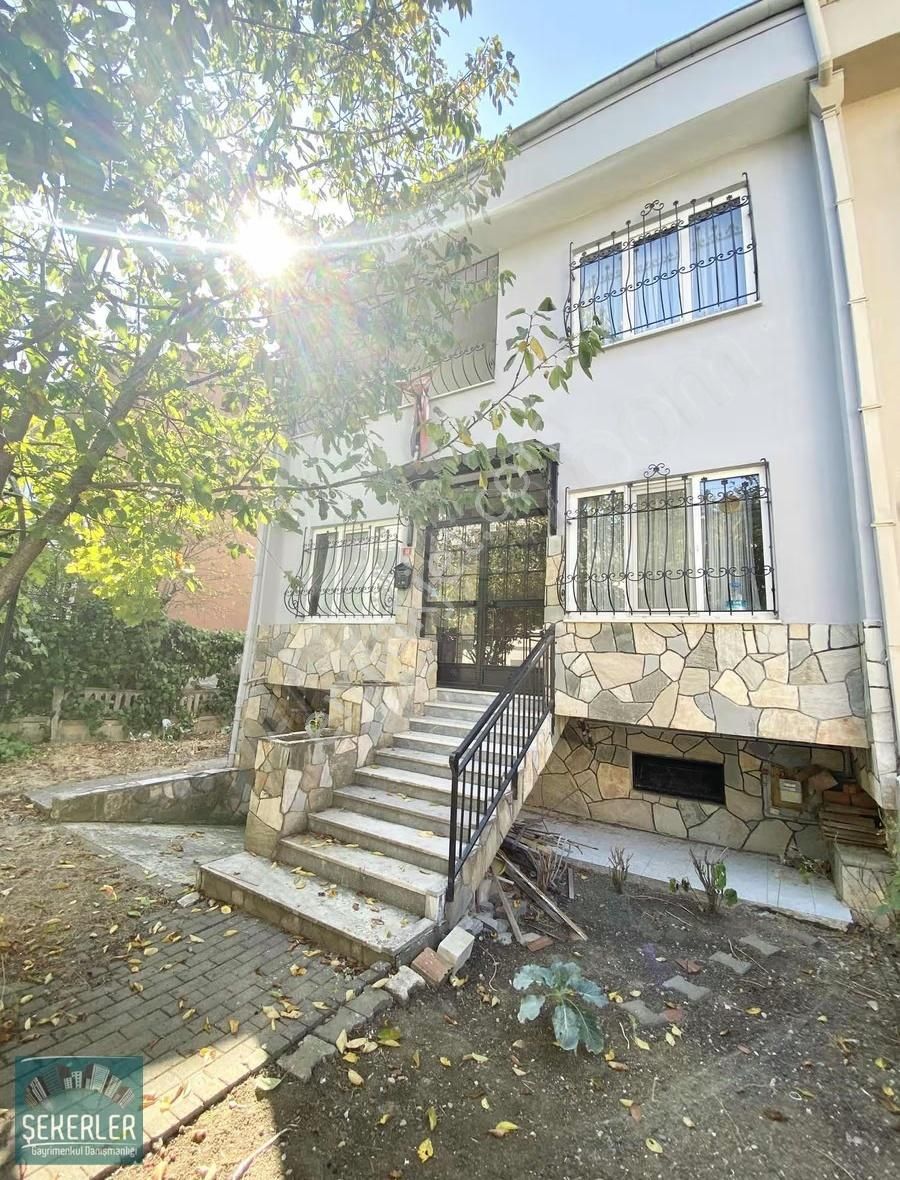 Şekerlerden Merkezi Konumlu Site İçinde 3 Katlı Satılık Villa - Görsel 5