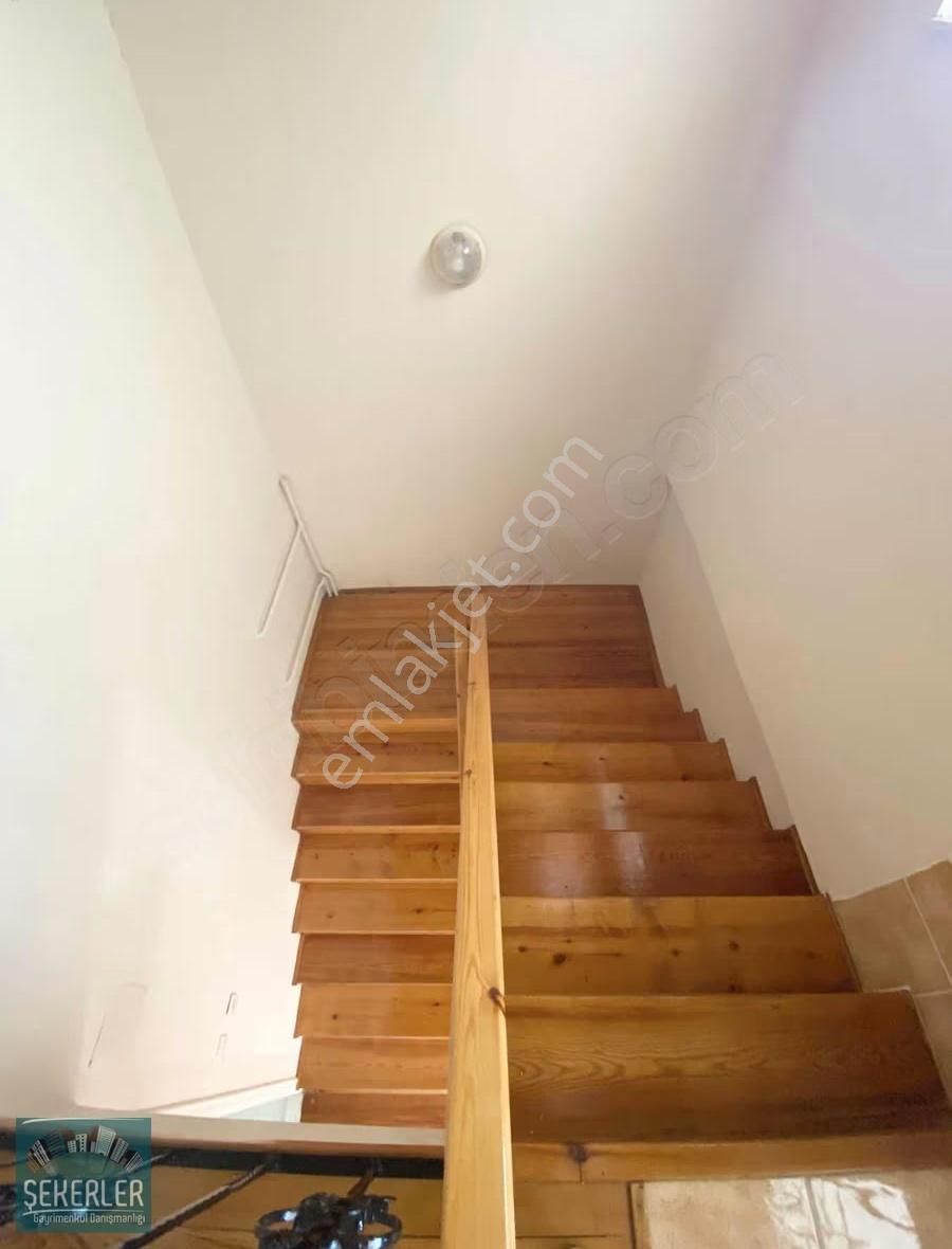 Şekerlerden Merkezi Konumlu Site İçinde 3 Katlı Satılık Villa - Görsel 7