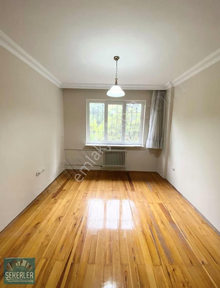 Şekerlerden Merkezi Konumlu Site İçinde 3 Katlı Satılık Villa - Görsel 9