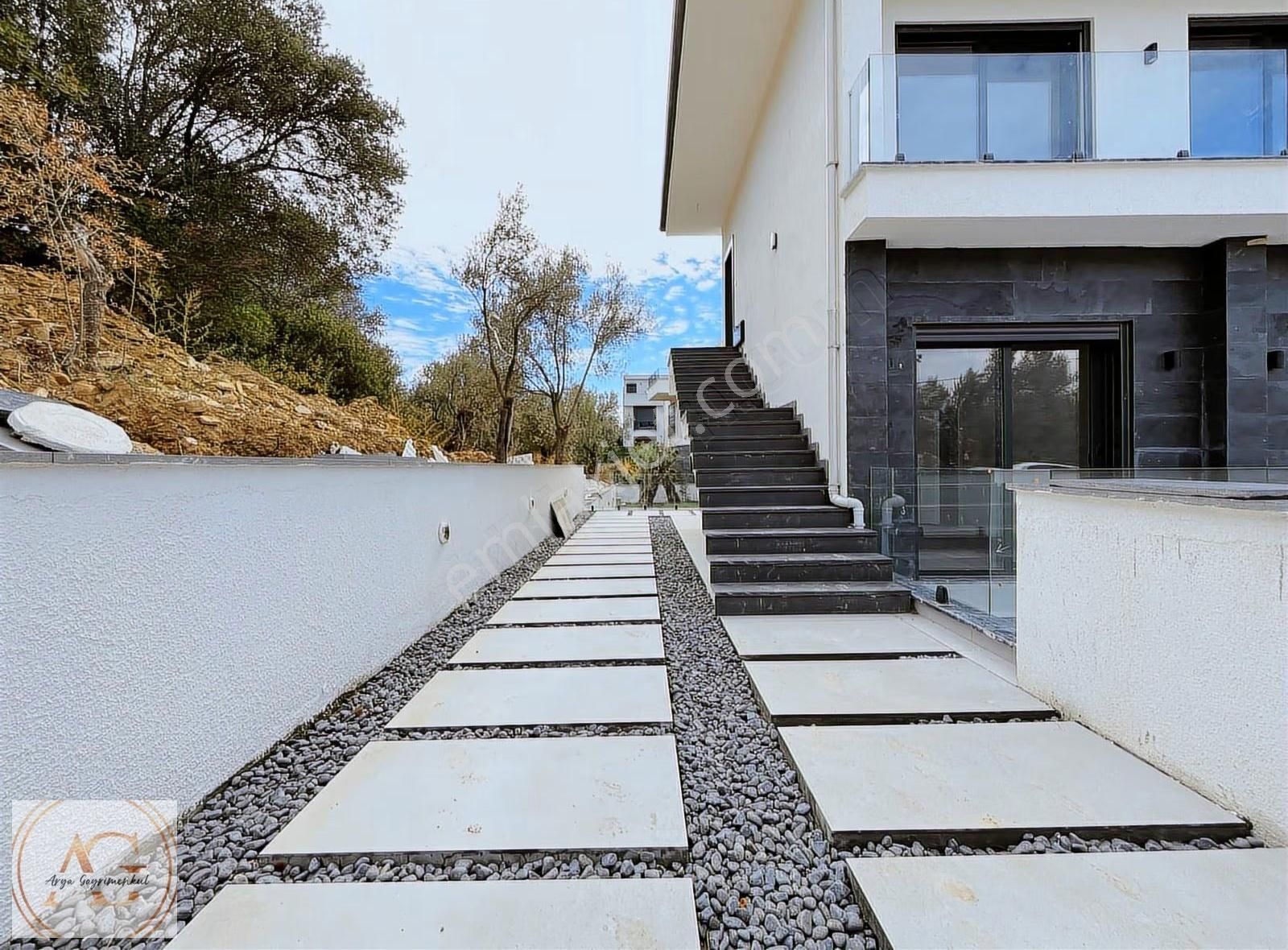 Arya'dan Denize 200 Metre Deniz Manzaralı 2+1 Satılık Daire - Görsel 3