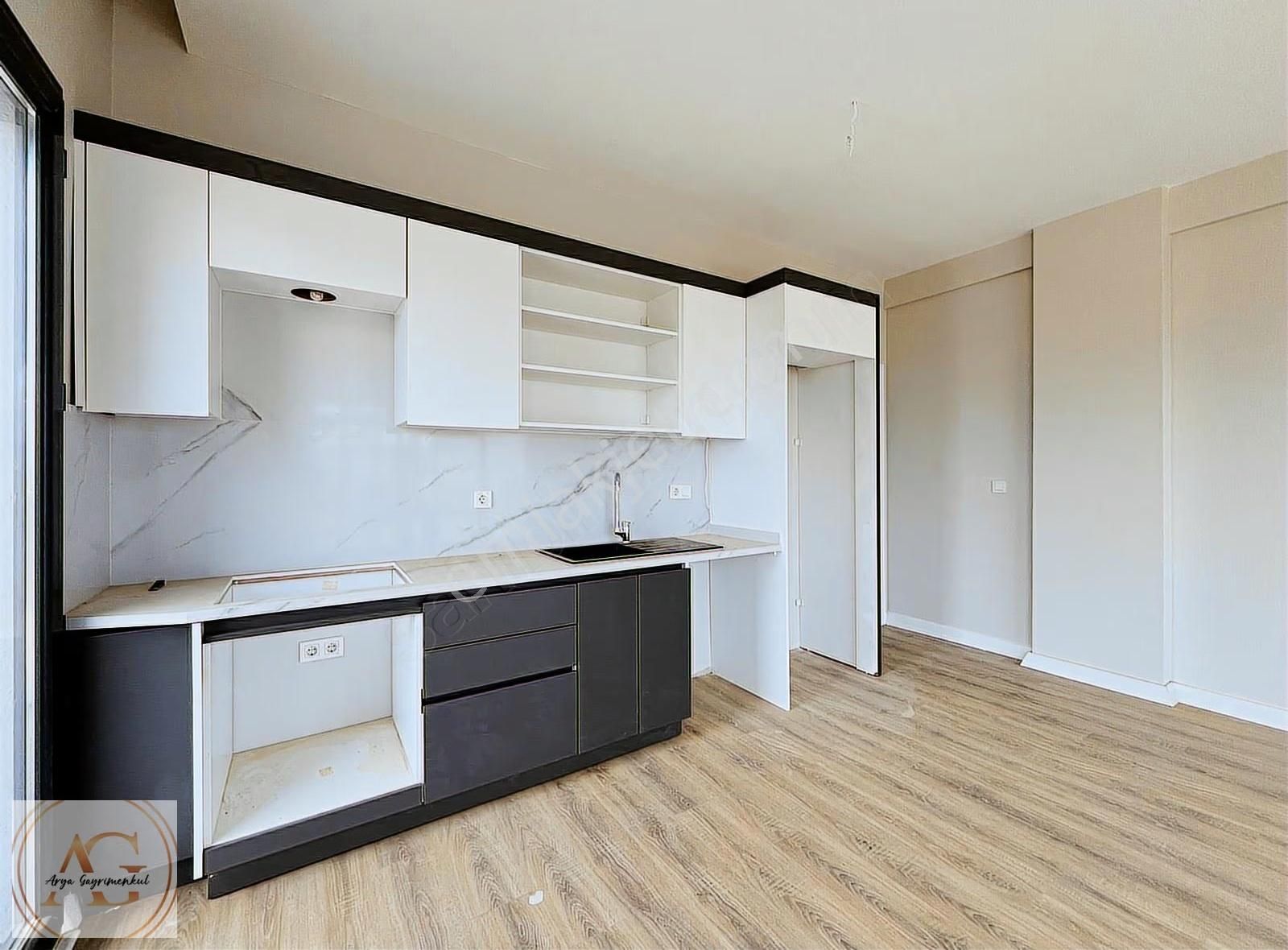 Arya'dan Denize 200 Metre Deniz Manzaralı 2+1 Satılık Daire - Görsel 6