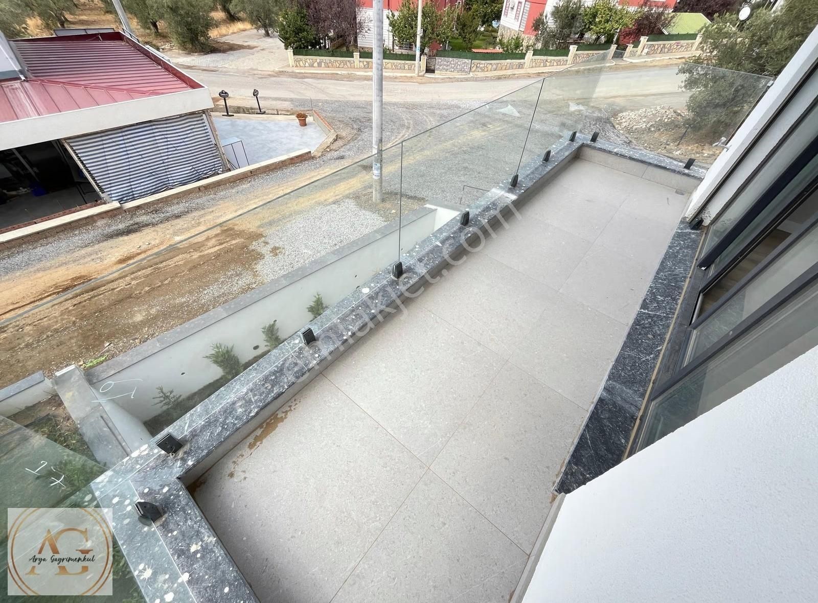 Arya'dan Denize 200 Metre Deniz Manzaralı 2+1 Satılık Daire - Görsel 2