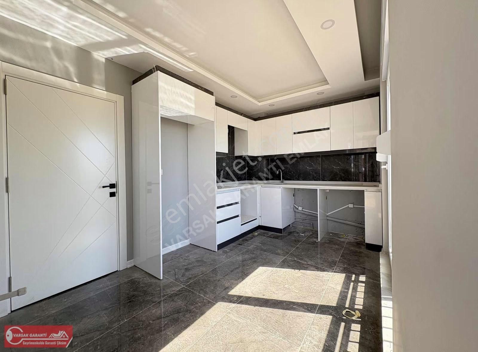 Sıfır Katta İskanlı 2+1 100m2 Asansörlü Kullanışlı Daire