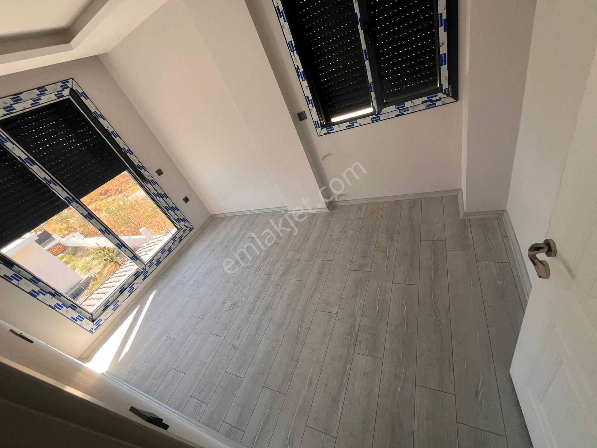 Seferihisar Cumhuriyette Tek Müstakil 3+1 Yazlık - Görsel 22