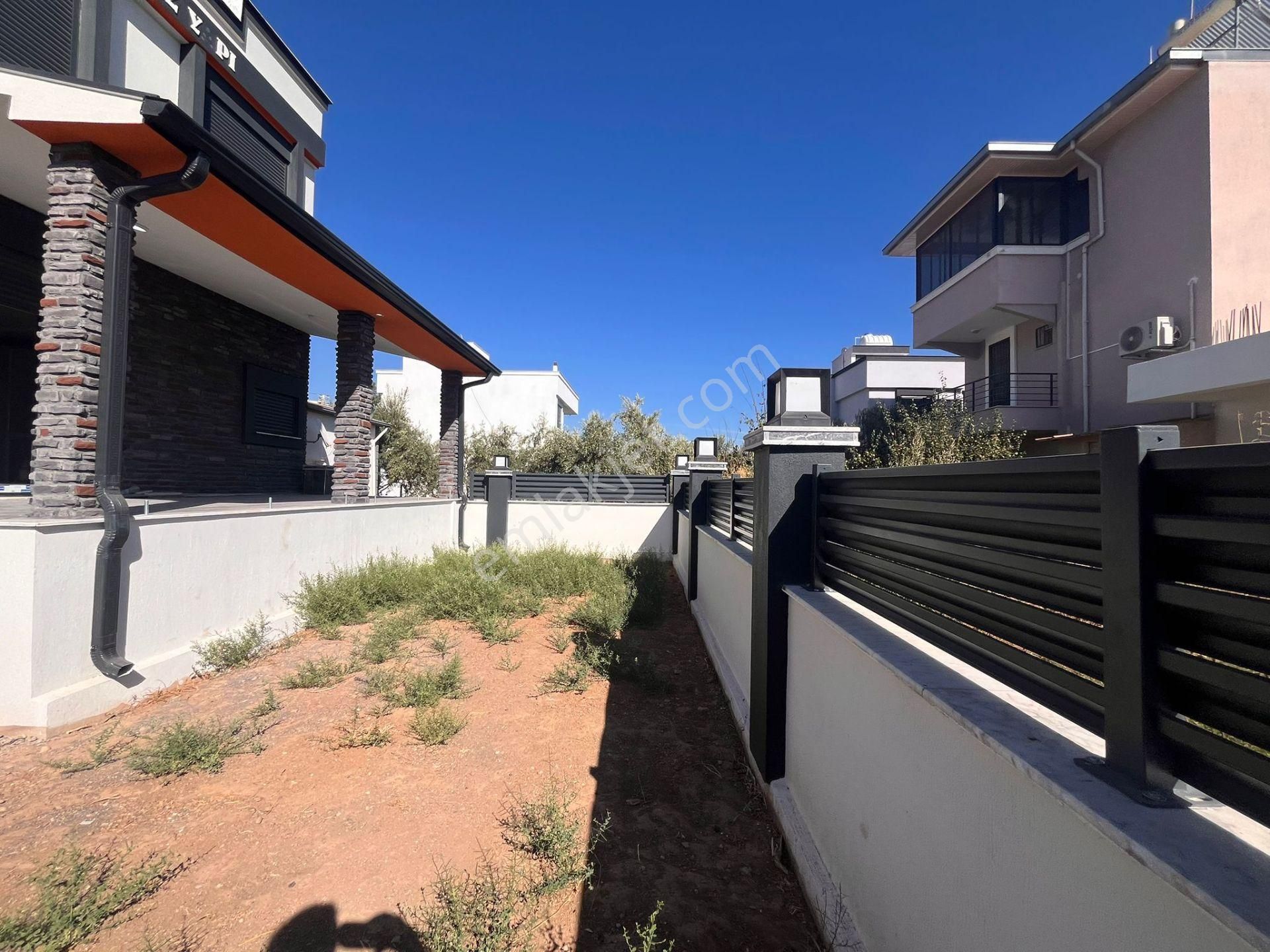 Seferihisar Cumhuriyette Tek Müstakil 3+1 Yazlık - Görsel 3