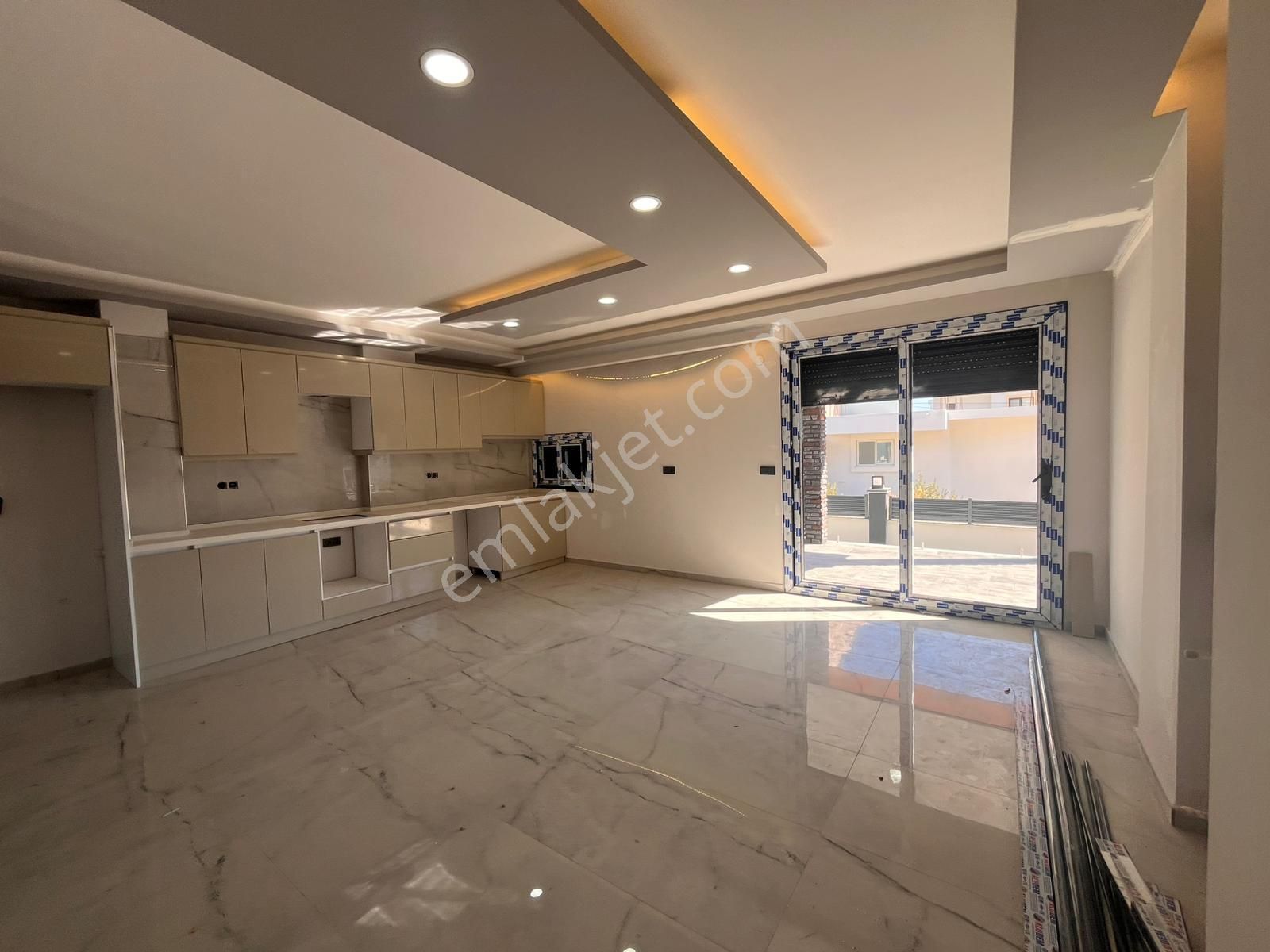 Seferihisar Cumhuriyette Tek Müstakil 3+1 Yazlık - Görsel 13