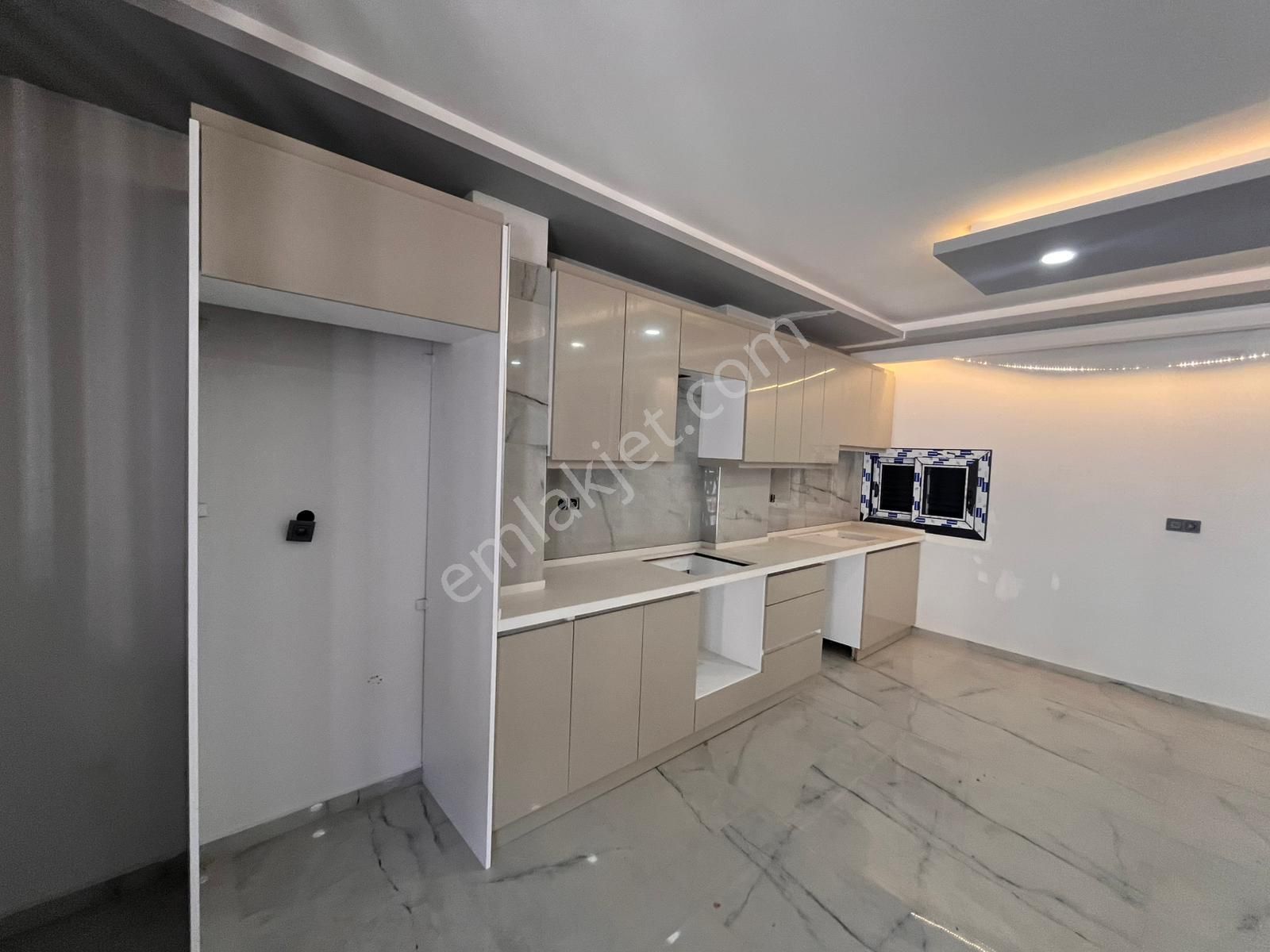 Seferihisar Cumhuriyette Tek Müstakil 3+1 Yazlık - Görsel 12