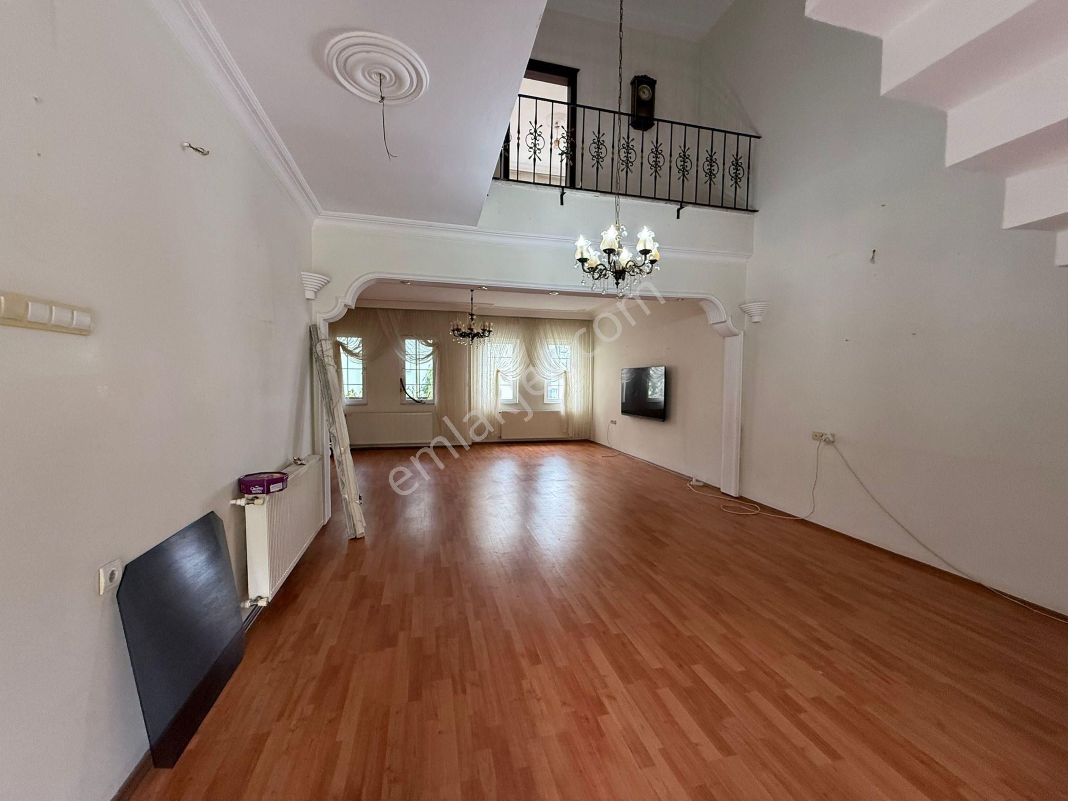 Yıldızlı'da Kiralık 4+1 Tripleks Villa - Görsel 8