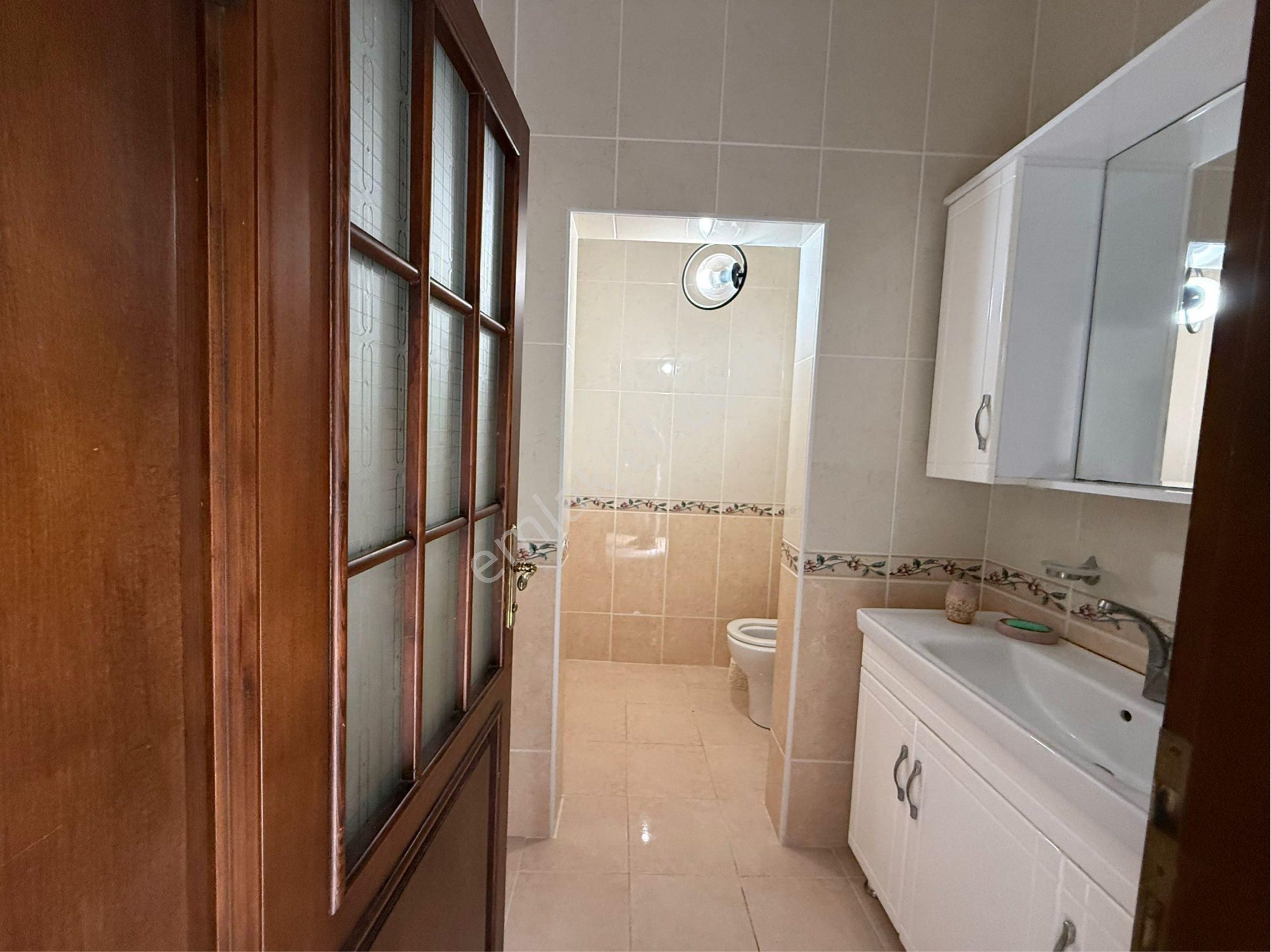 Yıldızlı'da Kiralık 4+1 Tripleks Villa - Görsel 11