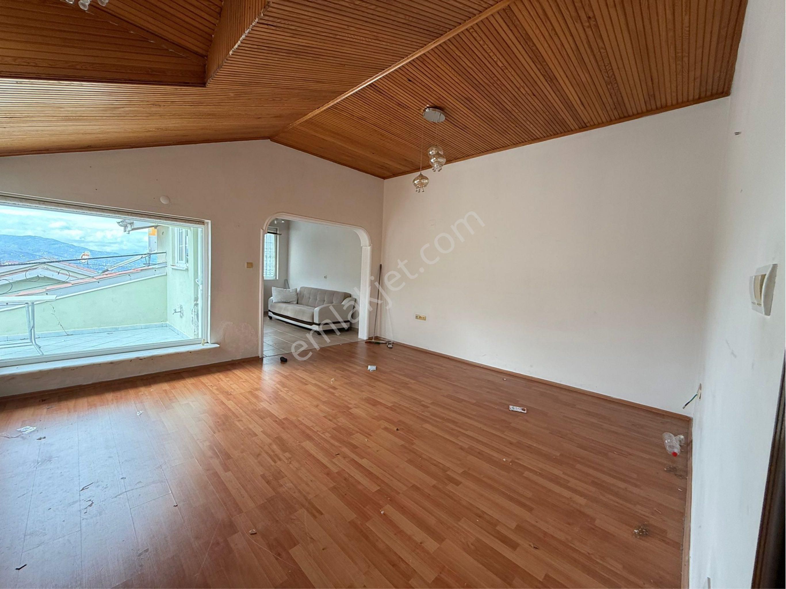 Yıldızlı'da Kiralık 4+1 Tripleks Villa - Görsel 3