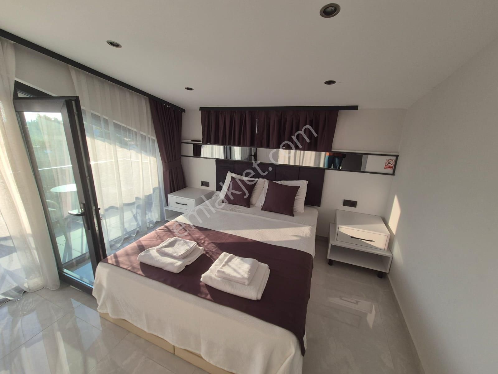 Stop’tan Kargıda Sıfır Havuzlu Eşyalı Villa - Görsel 28