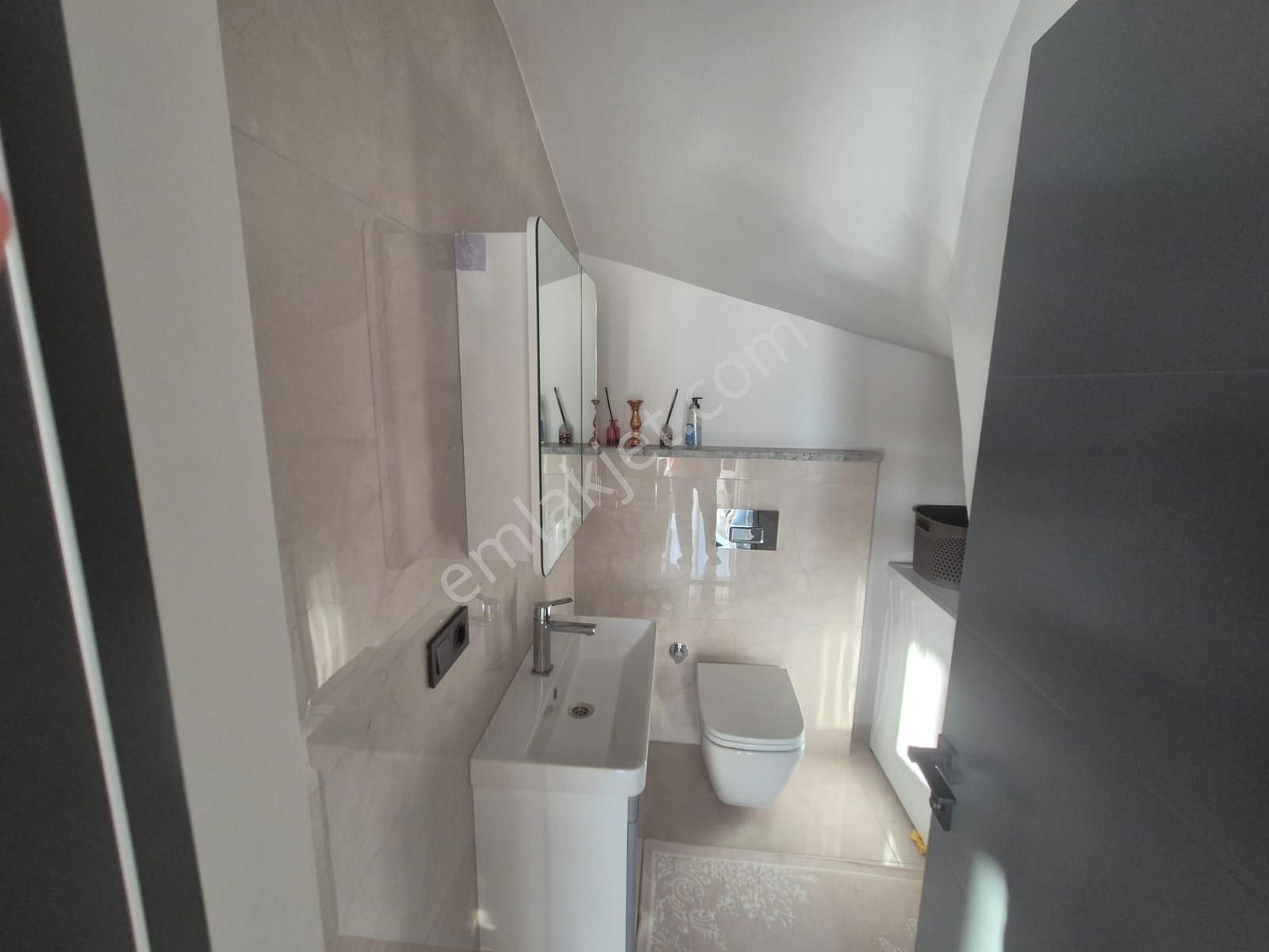 Stop’tan Kargıda Sıfır Havuzlu Eşyalı Villa - Görsel 35