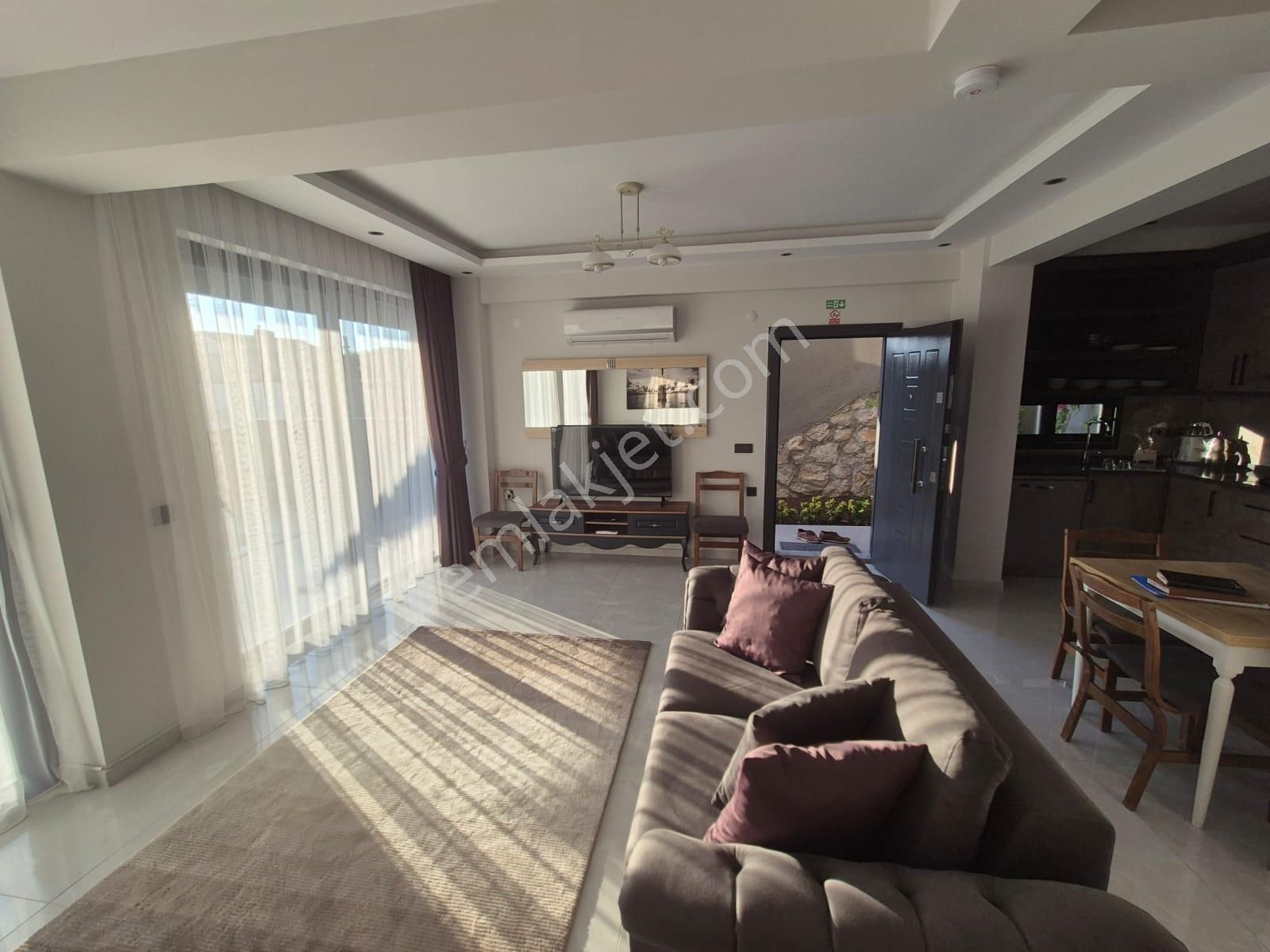 Stop’tan Kargıda Sıfır Havuzlu Eşyalı Villa - Görsel 11