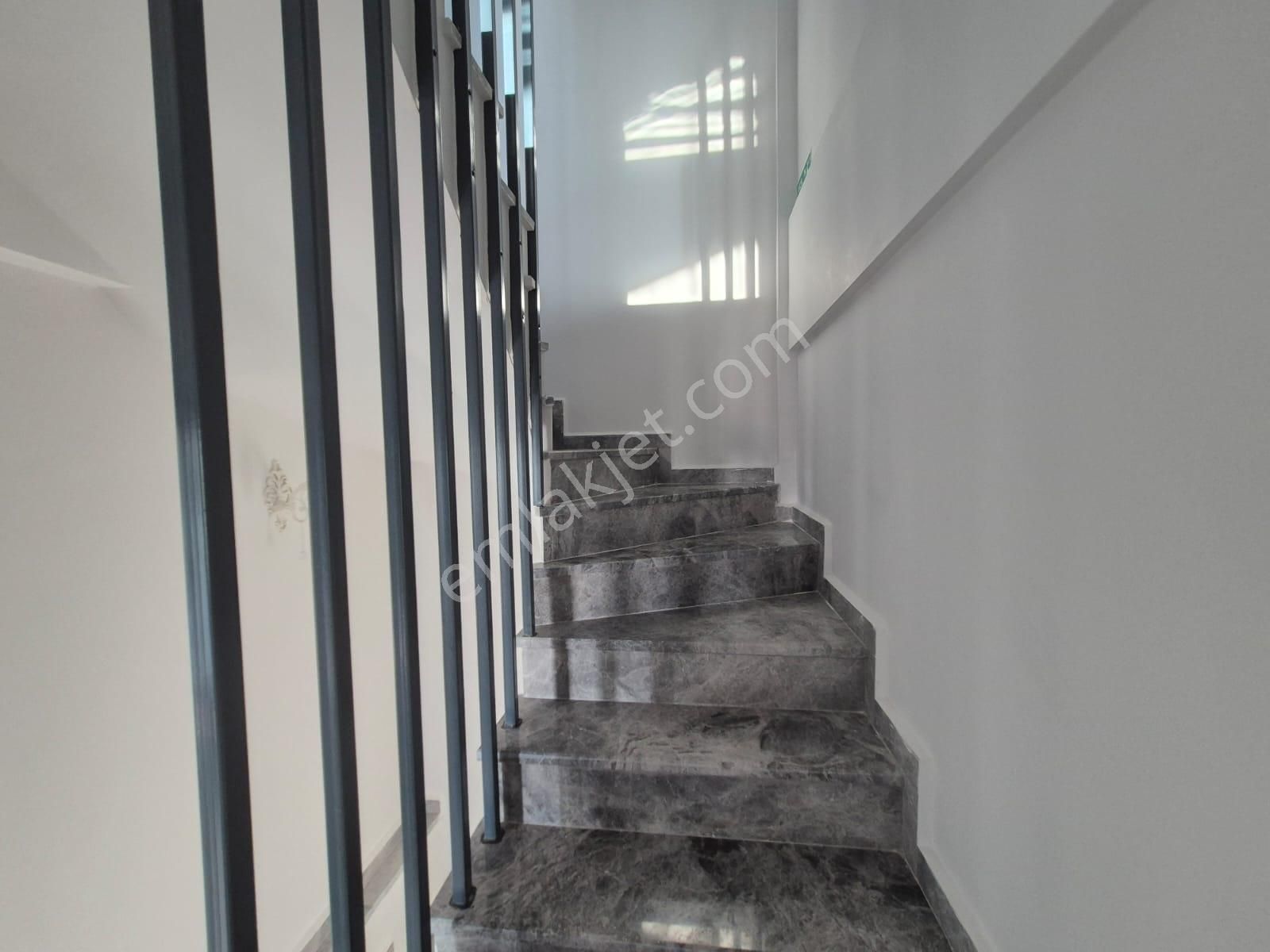 Stop’tan Kargıda Sıfır Havuzlu Eşyalı Villa - Görsel 17