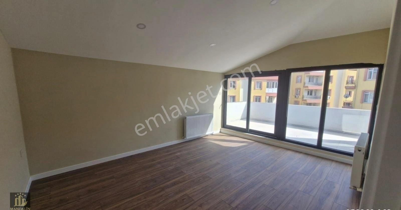 Elvan Özçelik'den Burgaz'da Satılık 3+1 Çatı Dubleksi - Görsel 15