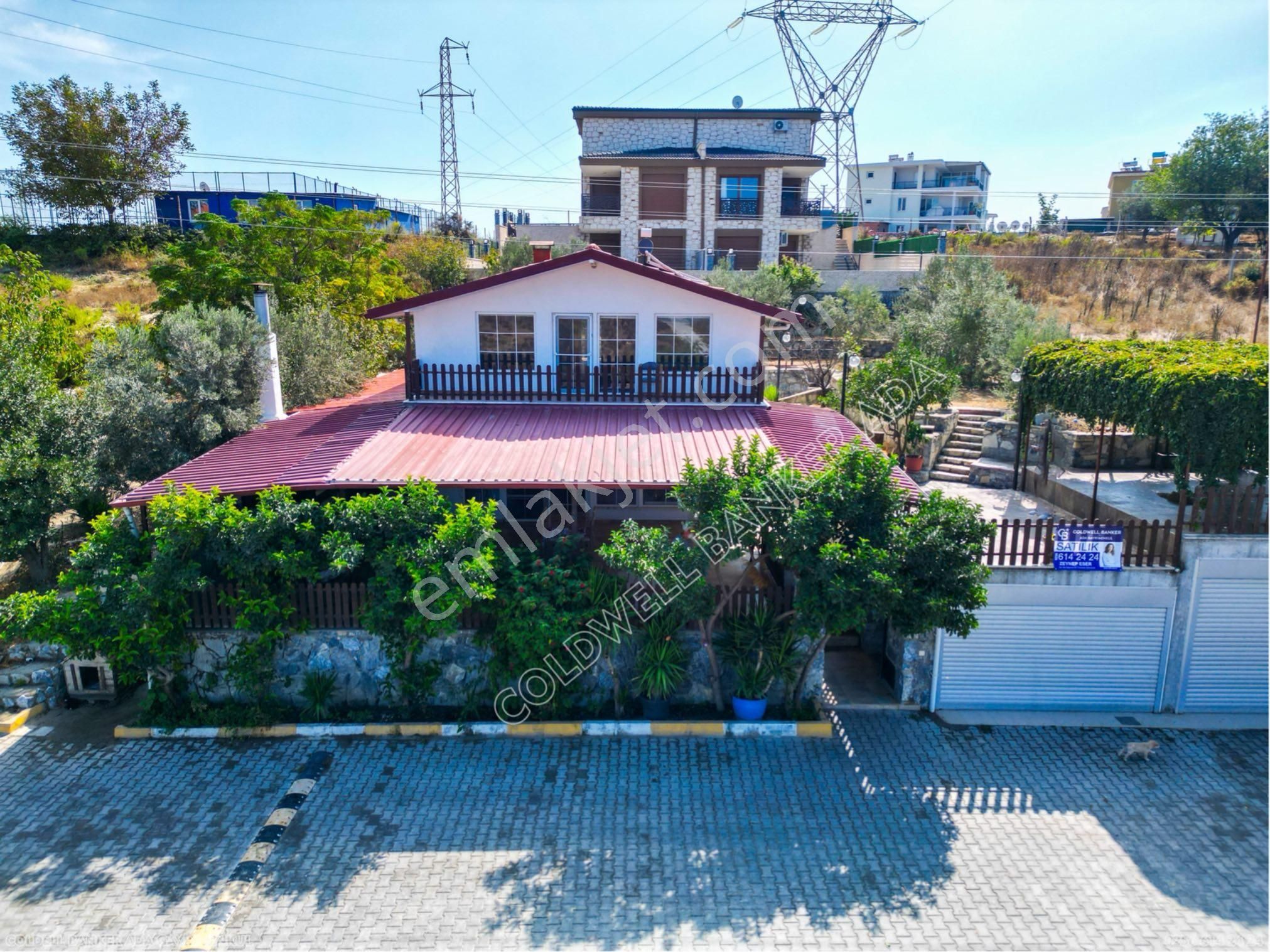 Kuşadası Yaylaköyde Deniz Manzaralı Satılık Müstakil Ev